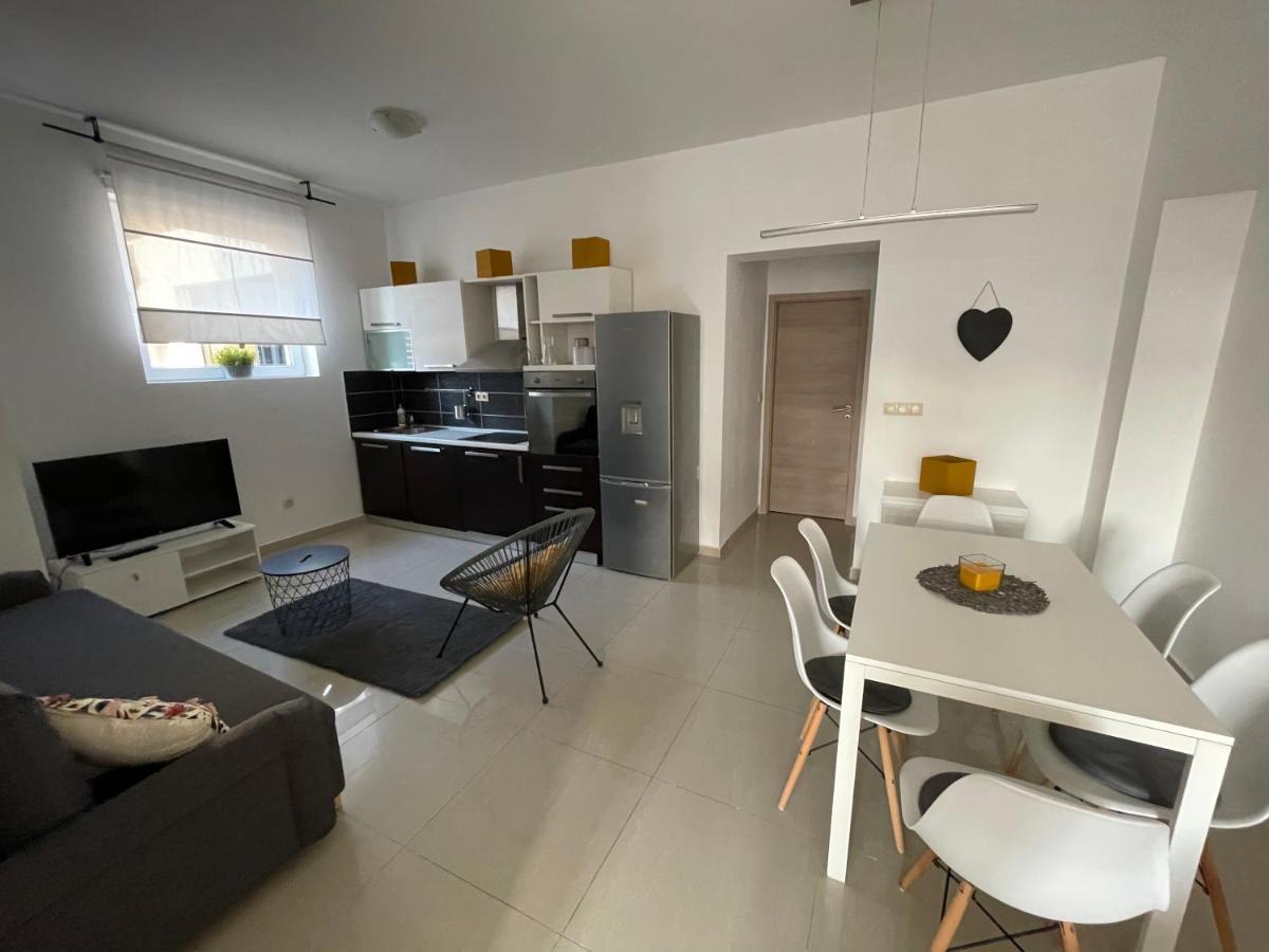 Apartments Luce Trogir Bagian luar foto