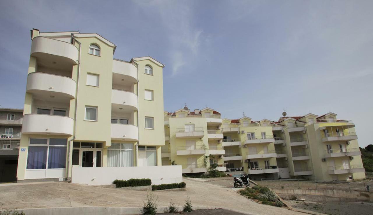 Apartments Luce Trogir Bagian luar foto